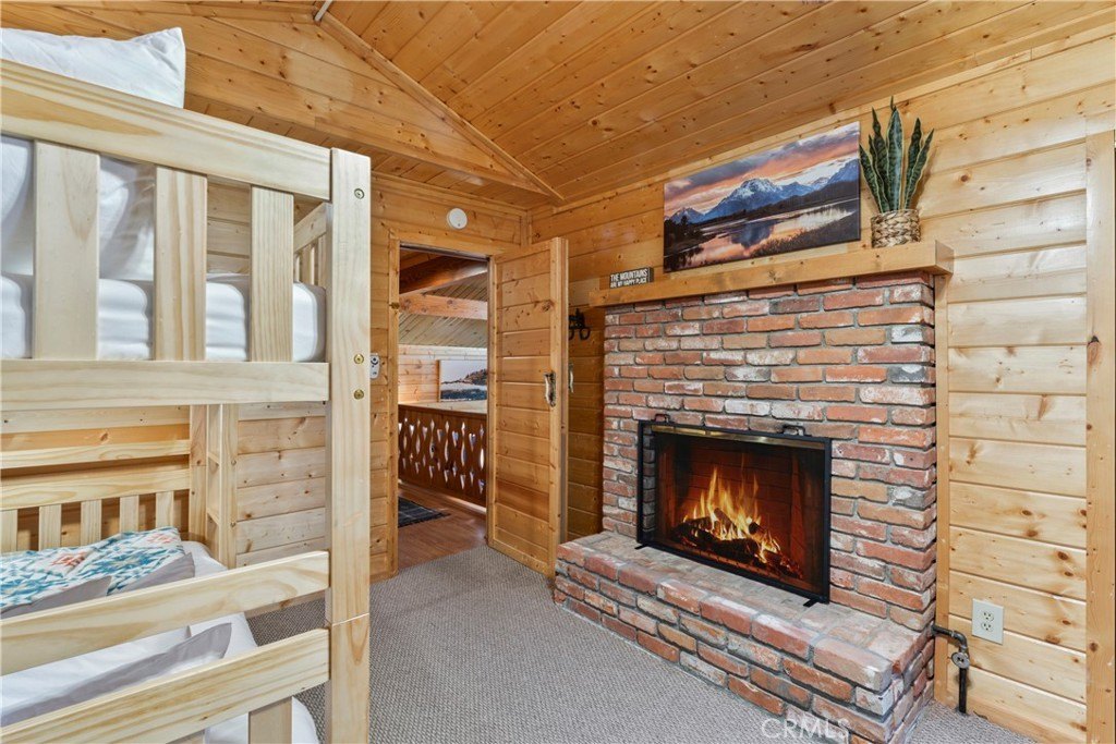 Crestline, California, 92325, United States, 3 Bedrooms Bedrooms, ,2.5 BathroomsBathrooms,Residential,Forsale,2004857