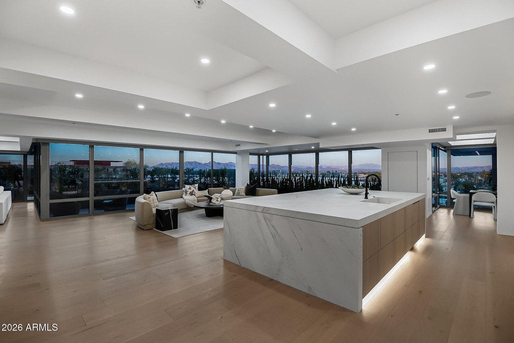 Scottsdale, Arizona, 85251, United States, 4 Bedrooms Bedrooms, ,4.5 BathroomsBathrooms,Residential,Forsale,2014347