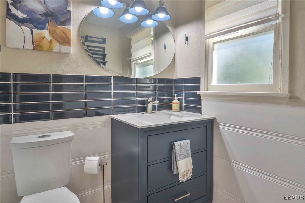 Lake Arrowhead, California, 92352, United States, 2 Bedrooms Bedrooms, ,2 BathroomsBathrooms,Residential,Forsale,1886279