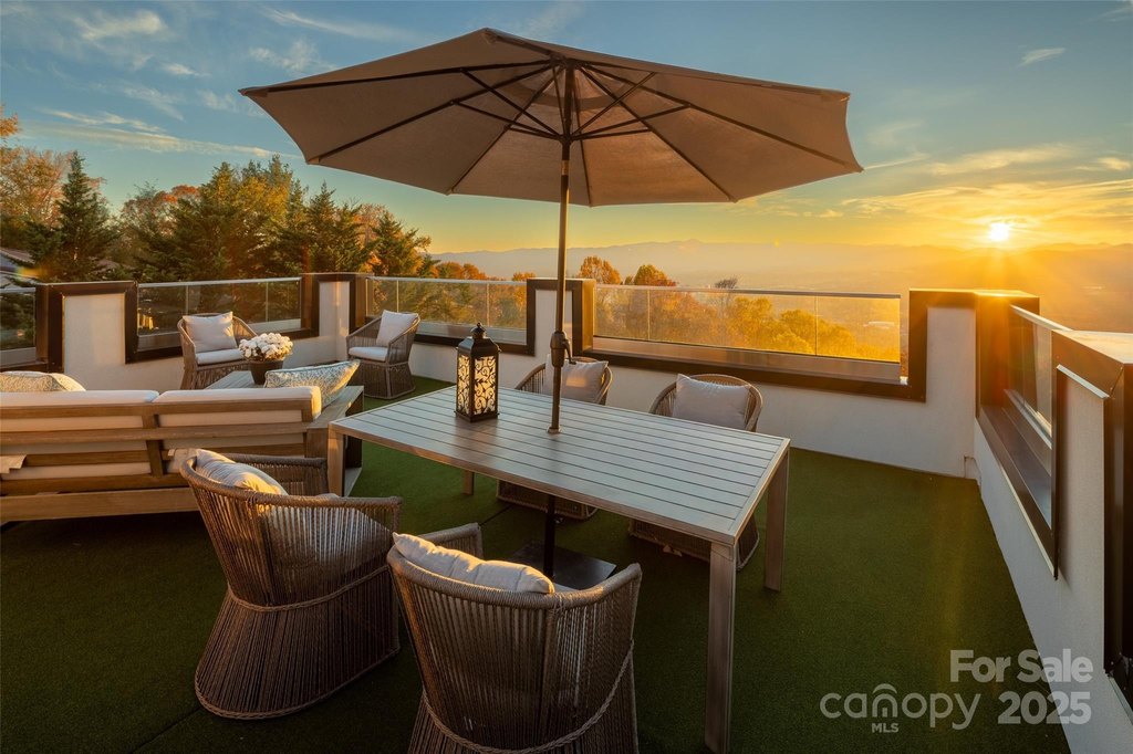 Asheville, North Carolina, 28804, United States, 3 Bedrooms Bedrooms, ,3.5 BathroomsBathrooms,Residential,Forsale,2011989