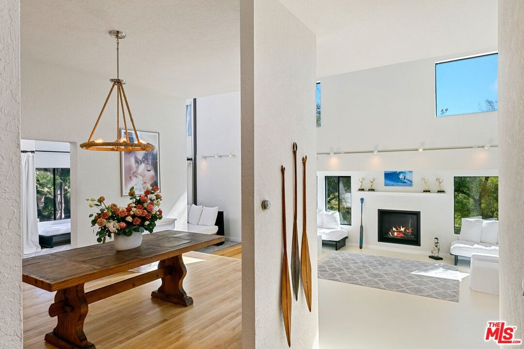 Malibu, California, 90265, United States, 3 Bedrooms Bedrooms, ,3 BathroomsBathrooms,Residential,Forsale,2001431