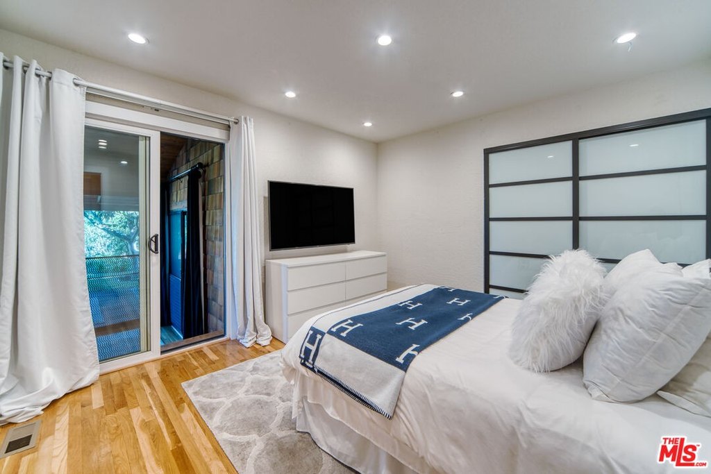 Malibu, California, 90265, United States, 3 Bedrooms Bedrooms, ,3 BathroomsBathrooms,Residential,Forsale,2001431