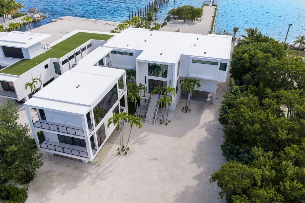 ISLAMORADA, Florida, 33036, United States, 5 Bedrooms Bedrooms, ,5.5 BathroomsBathrooms,Residential,Forsale,2011125