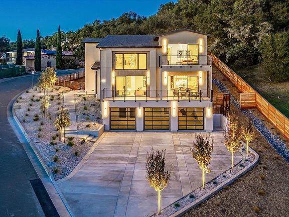 Healdsburg, California, 95448, United States, 5 Bedrooms Bedrooms, ,4 BathroomsBathrooms,Residential,Forsale,2004748