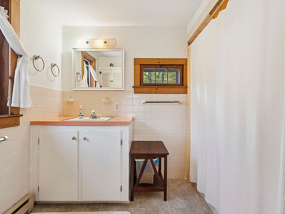 Pomfret, Vermont, 05067, United States, 4 Bedrooms Bedrooms, ,2.5 BathroomsBathrooms,Residential,Forsale,2004853