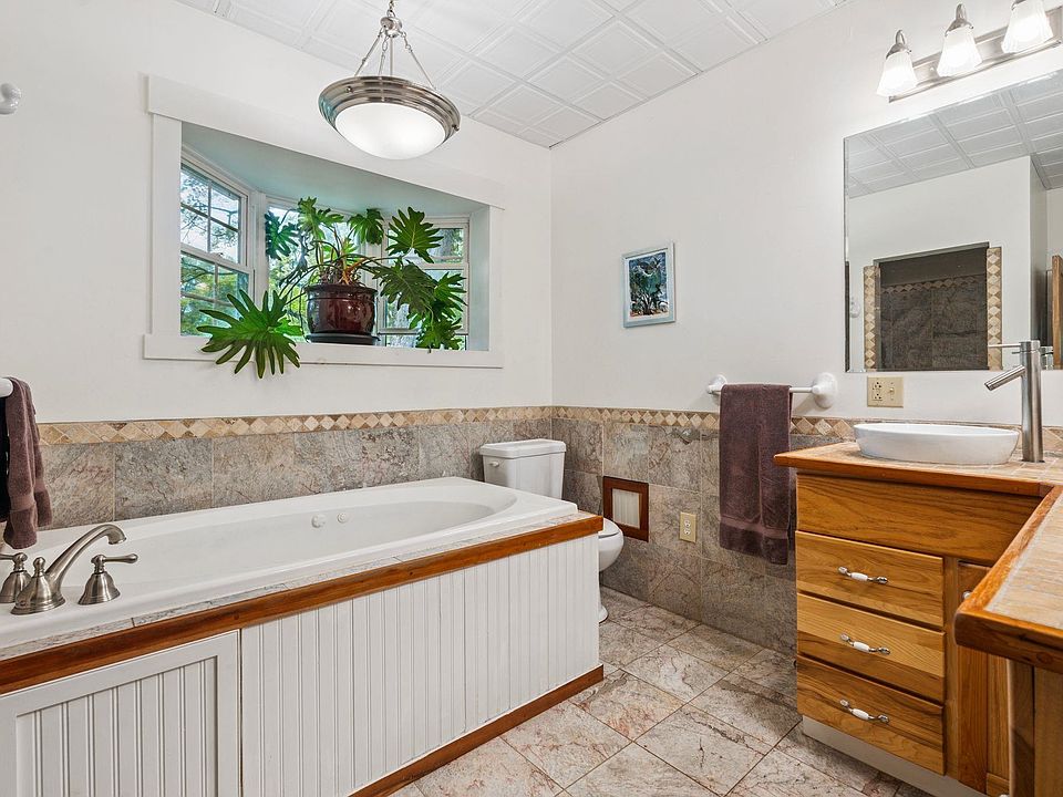 Randolph, Vermont, 05061, United States, 5 Bedrooms Bedrooms, ,2.5 BathroomsBathrooms,Residential,Forsale,2004854