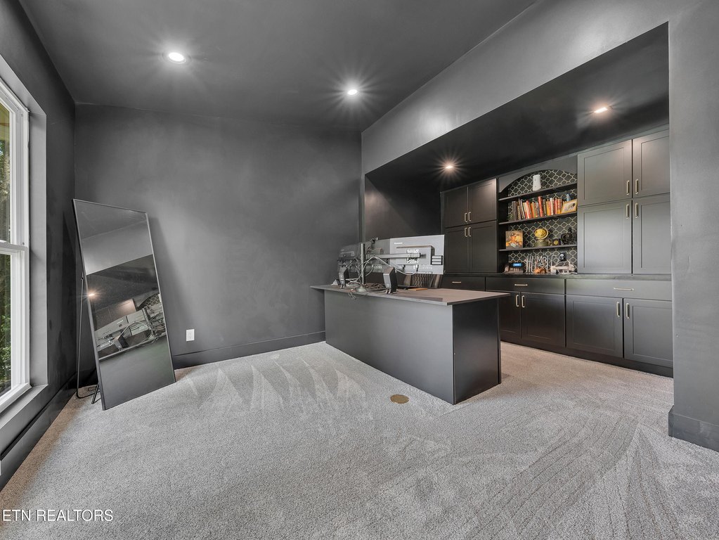 Knoxville, Tennessee, 37920, United States, 3 Bedrooms Bedrooms, ,5.5 BathroomsBathrooms,Residential,Forsale,1959681