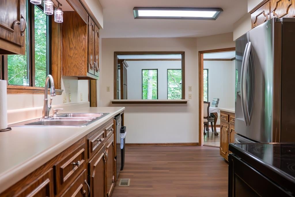 COOKEVILLE, Tennessee, 38506, United States, 3 Bedrooms Bedrooms, ,3 BathroomsBathrooms,Residential,Forsale,1929817