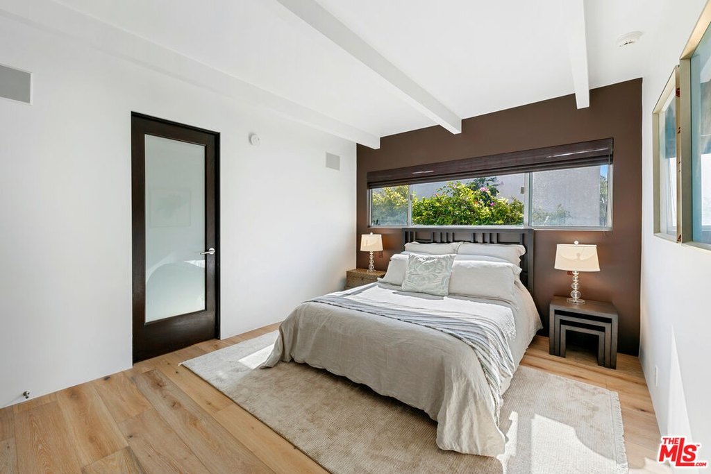 Malibu, California, 90265, United States, 3 Bedrooms Bedrooms, ,4 BathroomsBathrooms,Residential,Forsale,2001433