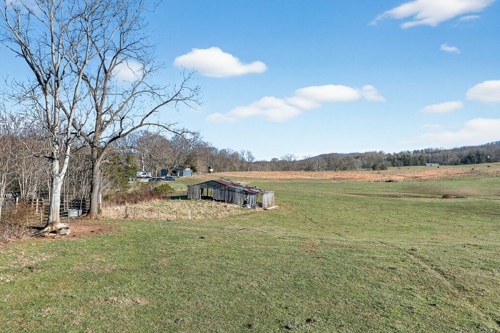 Pall Mall, Tennessee, 38577, United States, 2 Bedrooms Bedrooms, ,1.5 BathroomsBathrooms,Residential,Forsale,2010946