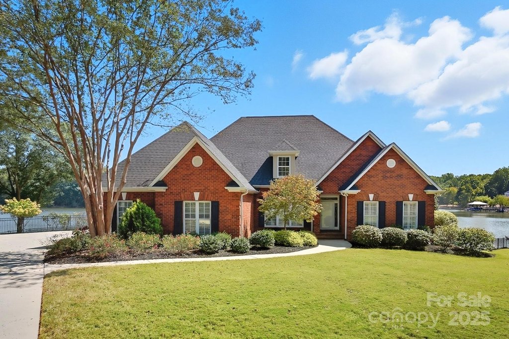 Belmont, North Carolina, 28012, United States, 3 Bedrooms Bedrooms, ,3.5 BathroomsBathrooms,Residential,Forsale,1985974