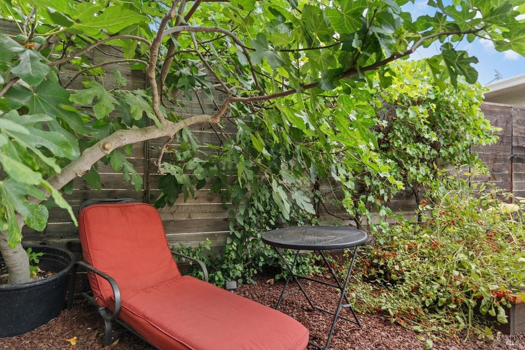 Santa Rosa, California, 95407, United States, 2 Bedrooms Bedrooms, ,1 BathroomBathrooms,Residential,Forsale,1985915