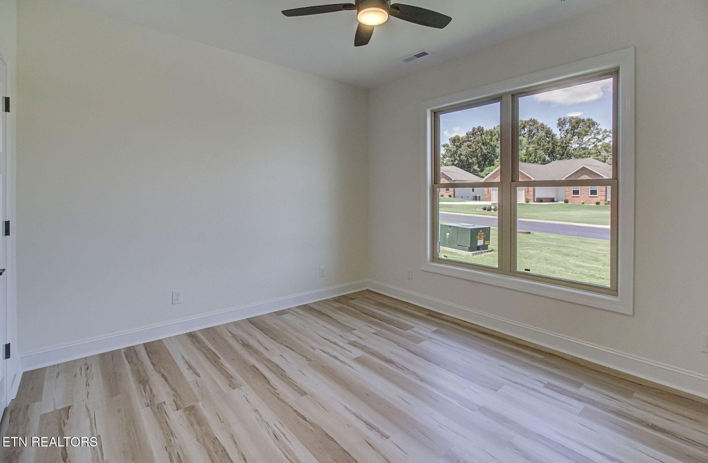 Vonore, Tennessee, 37885, United States, 3 Bedrooms Bedrooms, ,2 BathroomsBathrooms,Residential,Forsale,1910199