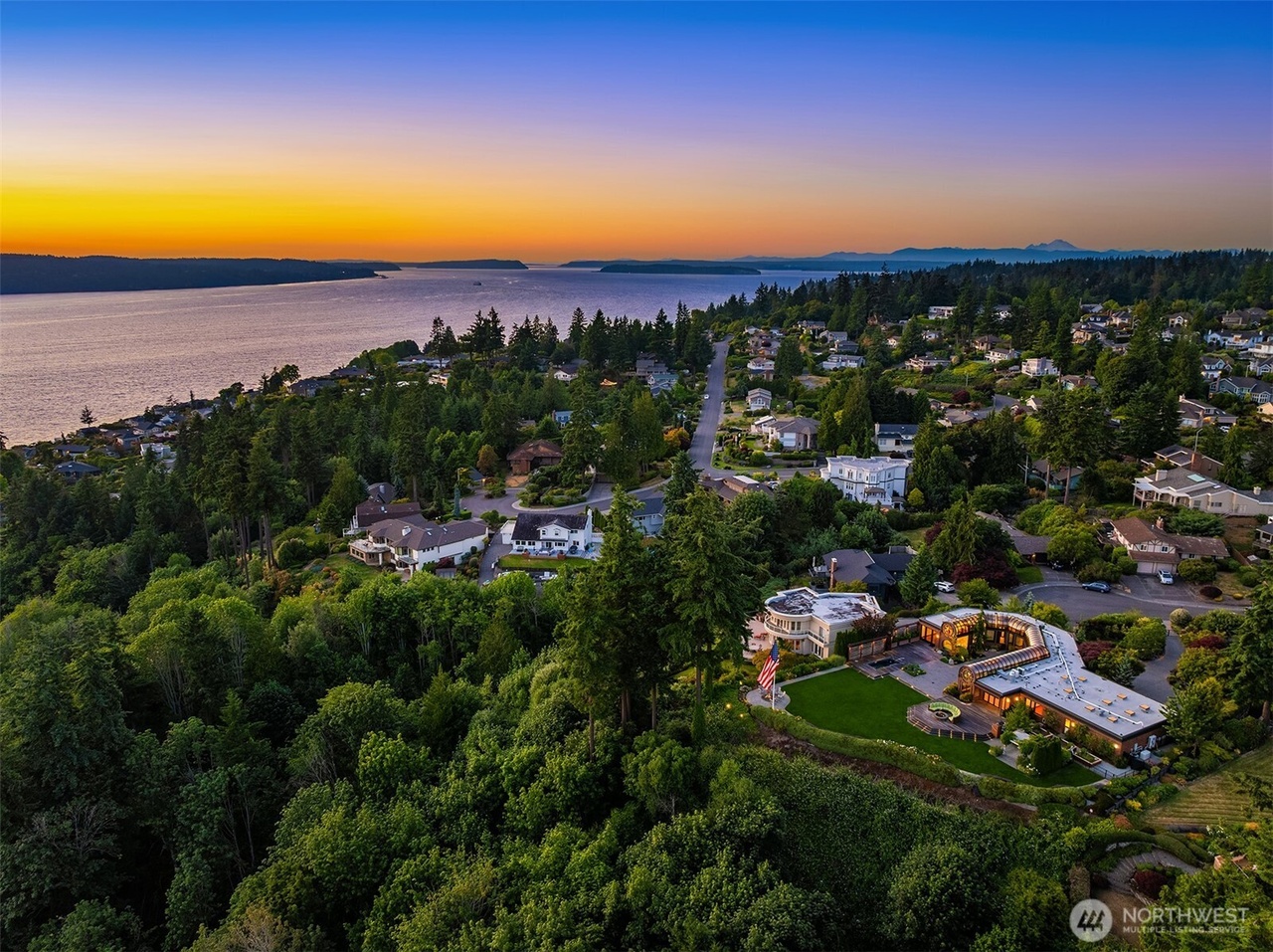 Mukilteo, Washington, 98275, United States, 4 Bedrooms Bedrooms, ,4 BathroomsBathrooms,Residential,Forsale,2009203