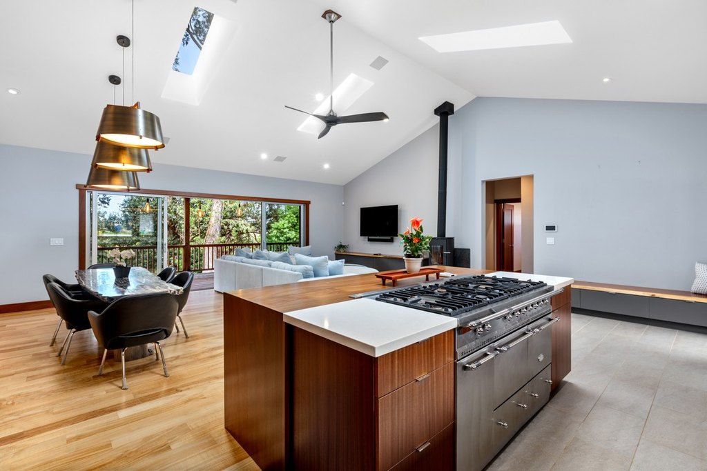 Kamuela, Hawaii, 96743, United States, 4 Bedrooms Bedrooms, ,3 BathroomsBathrooms,Residential,Forsale,1989831