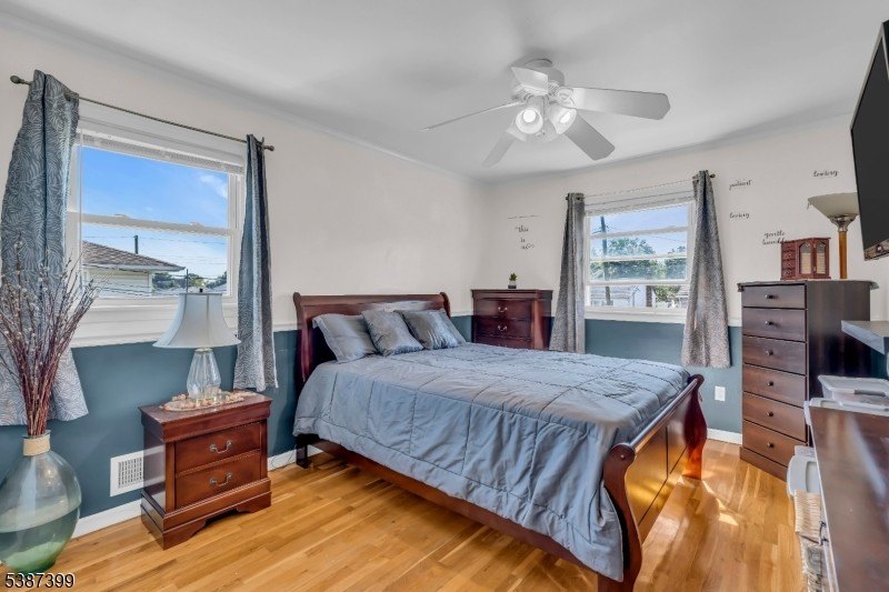 Linden City, New Jersey, 07036, United States, 3 Bedrooms Bedrooms, ,2 BathroomsBathrooms,Residential,Forsale,1994039