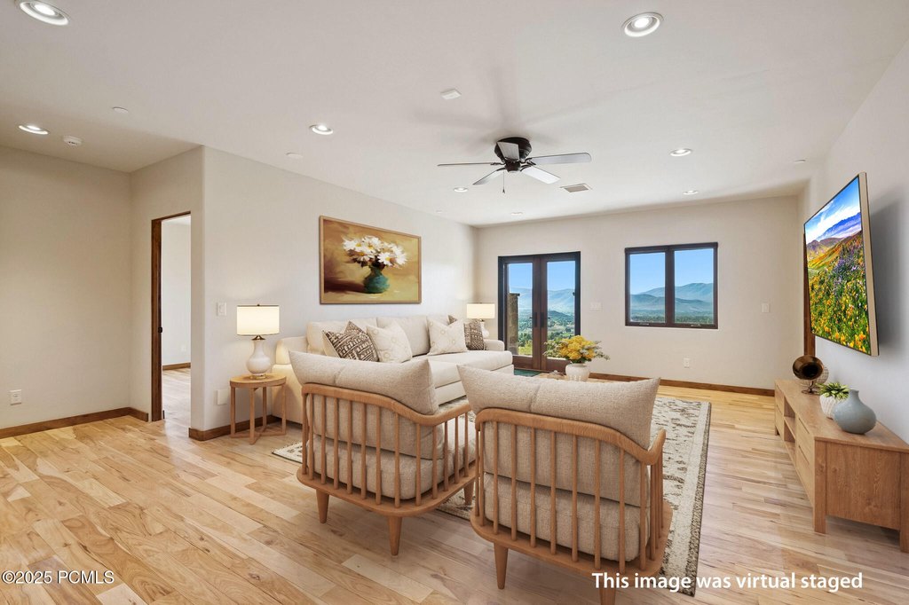 Midway, Utah, 84049, United States, 4 Bedrooms Bedrooms, ,2.5 BathroomsBathrooms,Residential,Forsale,1994162