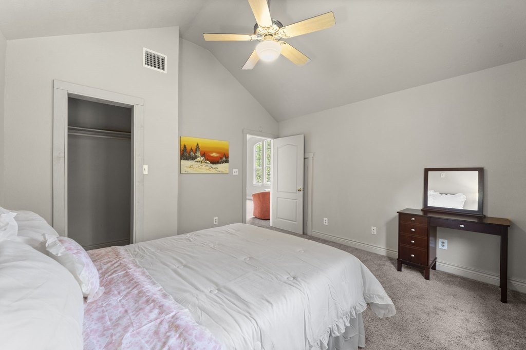 Montgomery, Texas, 77316, United States, 5 Bedrooms Bedrooms, ,3 BathroomsBathrooms,Residential,Forsale,1973417