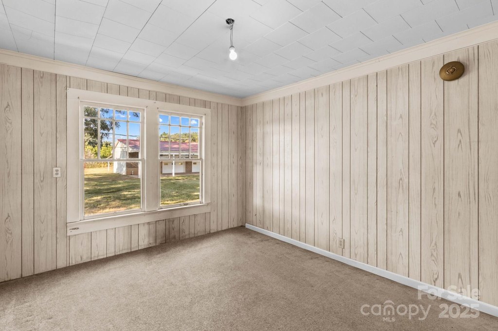 Kannapolis, North Carolina, 28081, United States, 6 Bedrooms Bedrooms, ,4 BathroomsBathrooms,Residential,Forsale,1985977