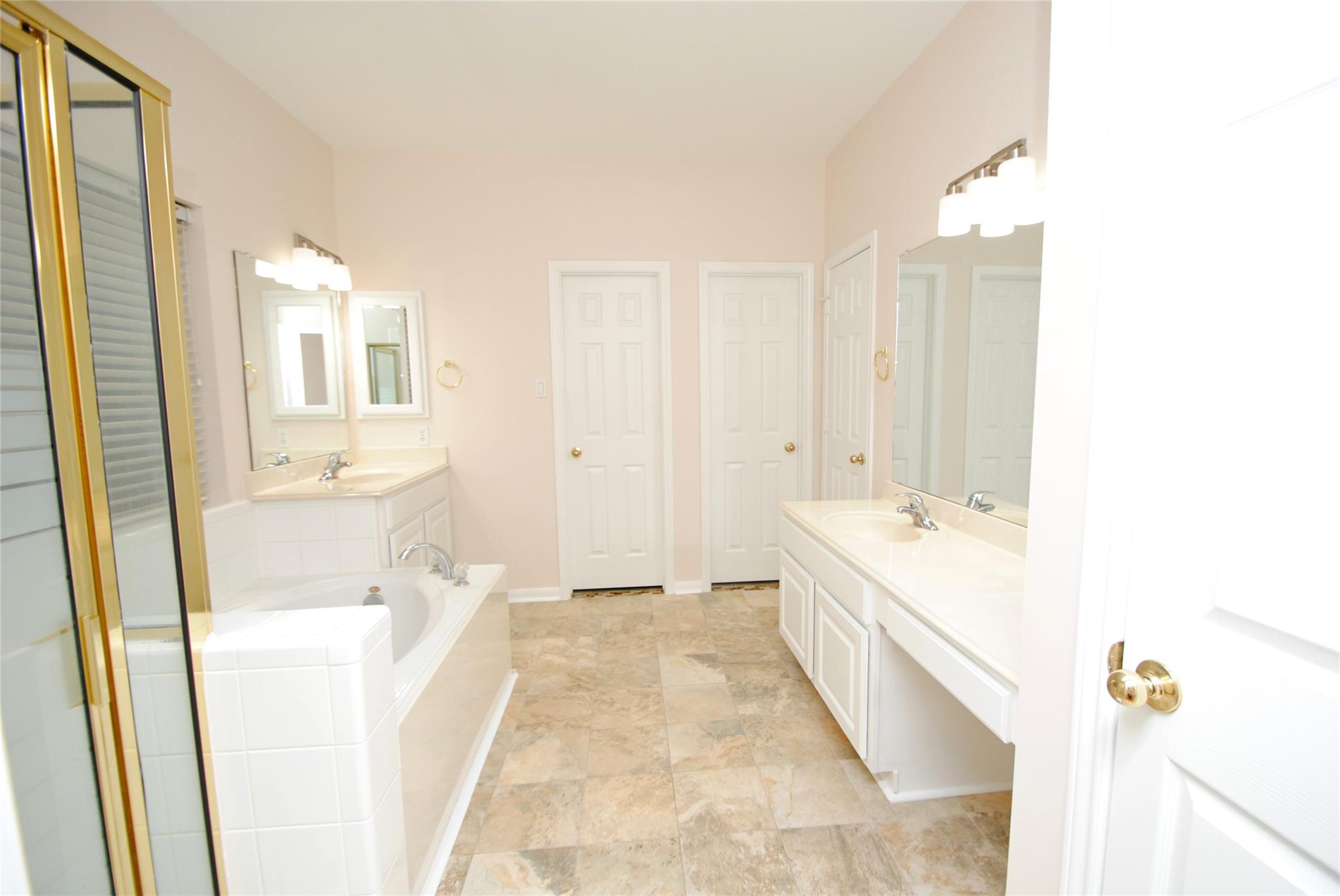 Houston, Texas, 77094, United States, 4 Bedrooms Bedrooms, ,3 BathroomsBathrooms,Residential,Forsale,1954122