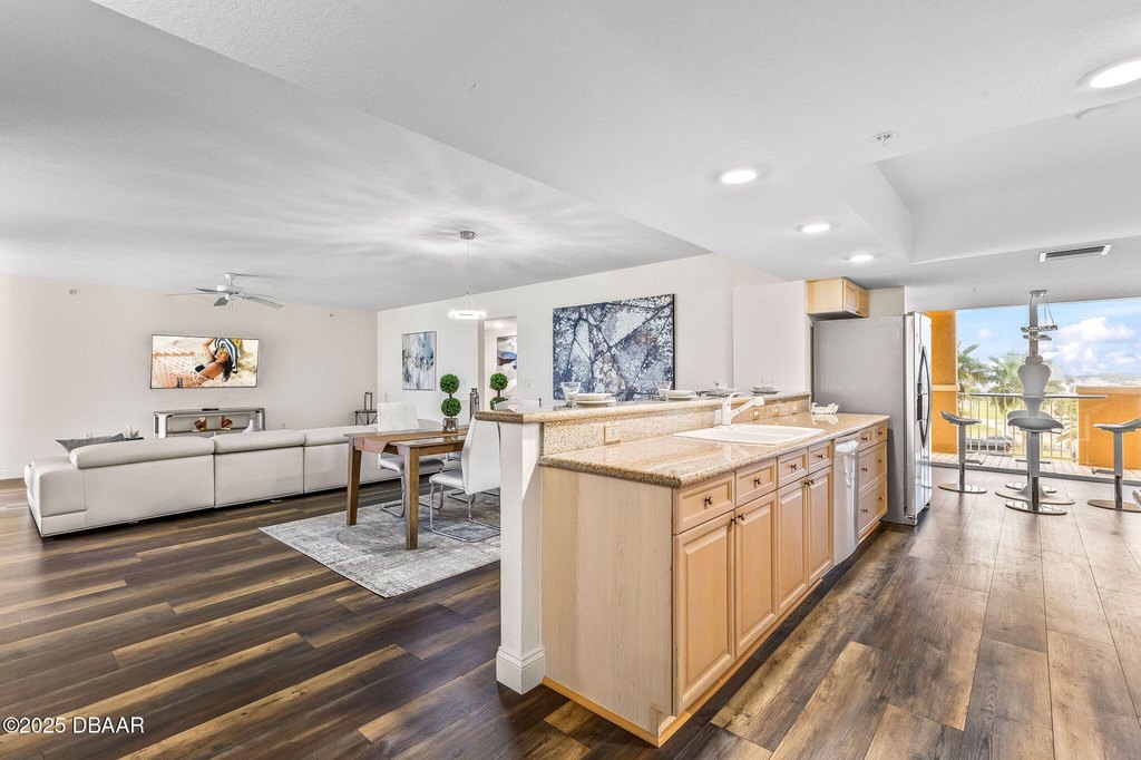 Daytona Beach Shores, Florida, 32118, United States, 3 Bedrooms Bedrooms, ,3 BathroomsBathrooms,Residential,Forsale,1990137