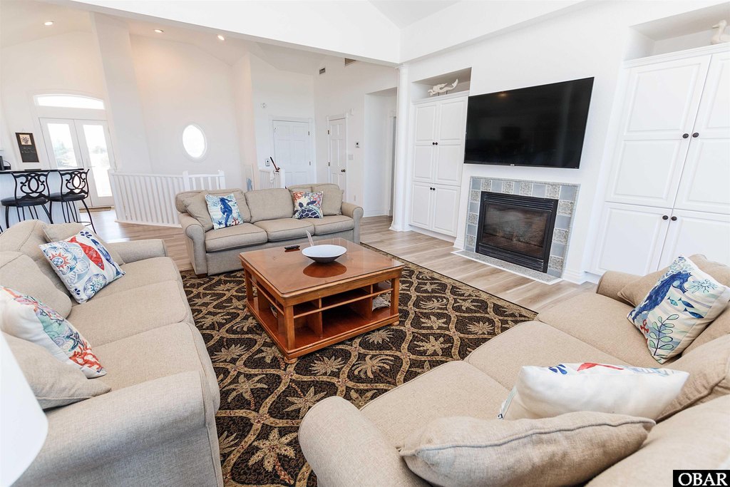 Duck, North Carolina, 27949, United States, 8 Bedrooms Bedrooms, ,7.5 BathroomsBathrooms,Residential,Forsale,1993781