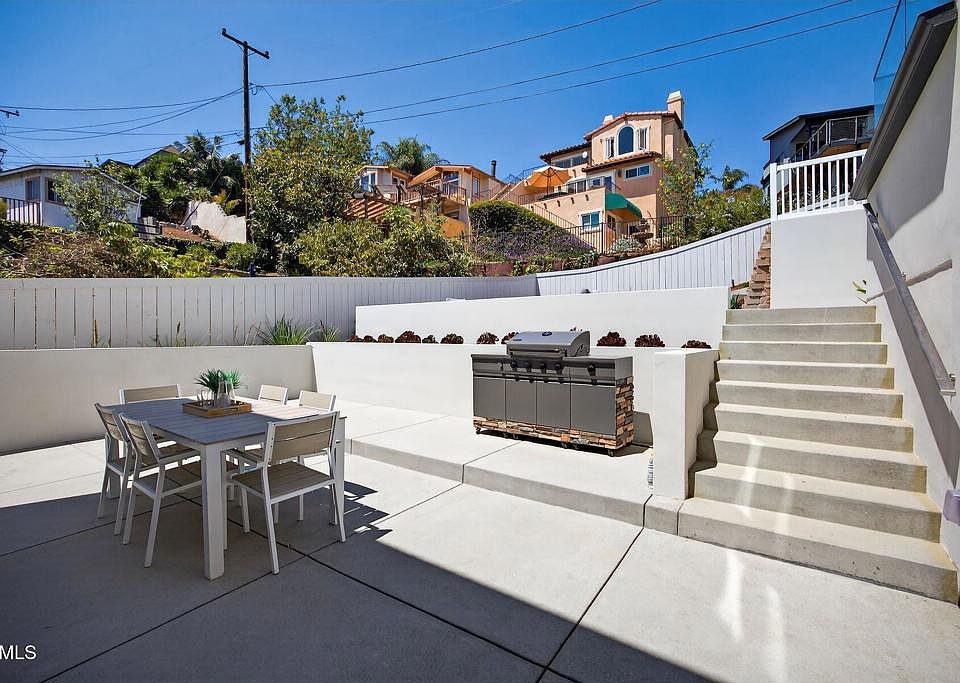 Ventura, California, 93001, United States, 4 Bedrooms Bedrooms, ,1.5 BathroomsBathrooms,Residential,Forsale,1963632