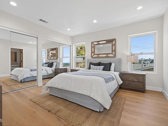 Ventura, California, 93001, United States, 4 Bedrooms Bedrooms, ,1.5 BathroomsBathrooms,Residential,Forsale,1963632