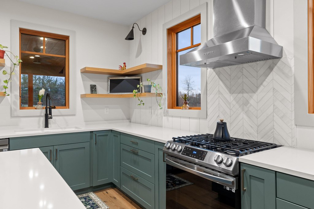 Signal Mountain, Tennessee, 37377, United States, 5 Bedrooms Bedrooms, ,5.5 BathroomsBathrooms,Residential,Forsale,1995324