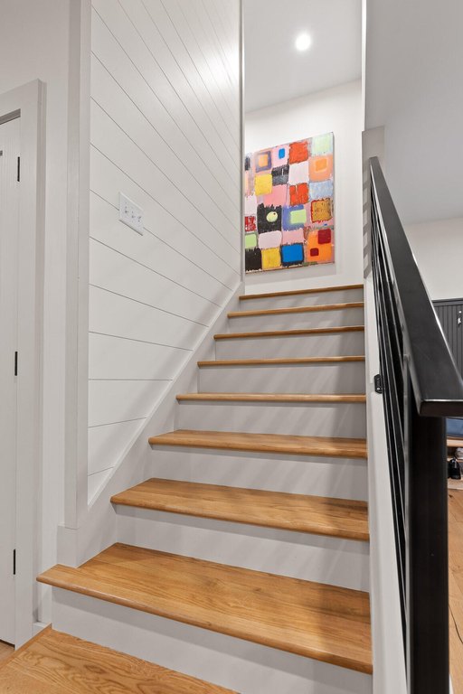 Signal Mountain, Tennessee, 37377, United States, 5 Bedrooms Bedrooms, ,5.5 BathroomsBathrooms,Residential,Forsale,1995324