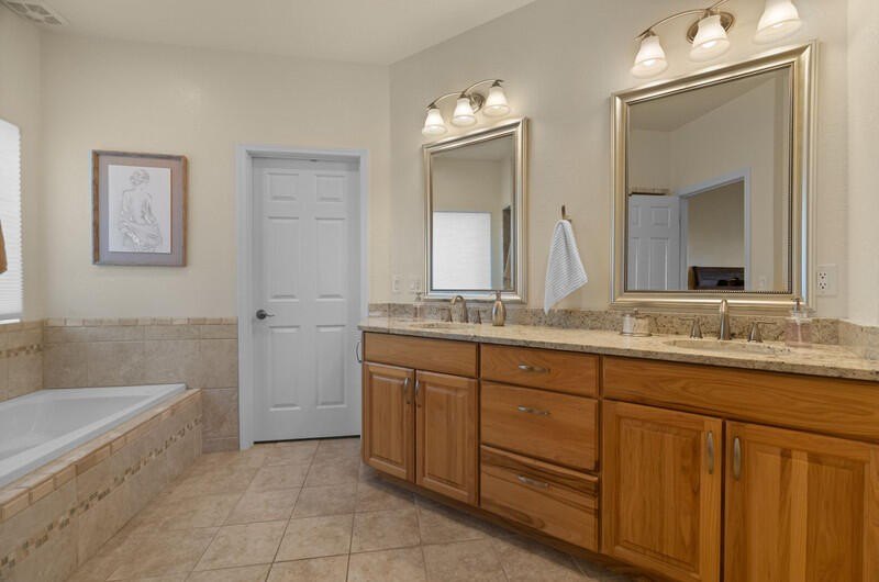 Dandridge, Tennessee, 37725, United States, 5 Bedrooms Bedrooms, ,4.5 BathroomsBathrooms,Residential,Forsale,1962203