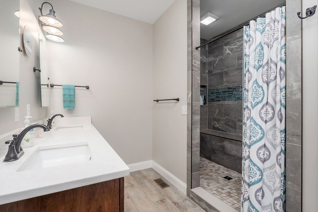 COOKEVILLE, Tennessee, 38501, United States, 3 Bedrooms Bedrooms, ,3 BathroomsBathrooms,Residential,Forsale,1952670