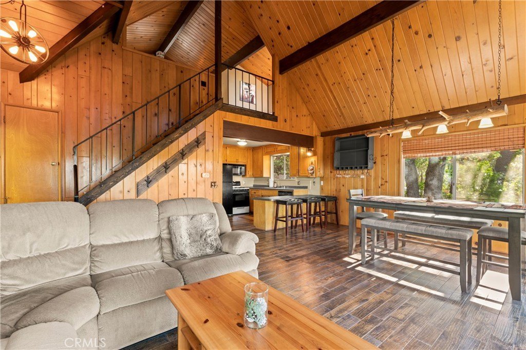 Lake Arrowhead, California, 92352, United States, 3 Bedrooms Bedrooms, ,2.5 BathroomsBathrooms,Residential,Forsale,1971033