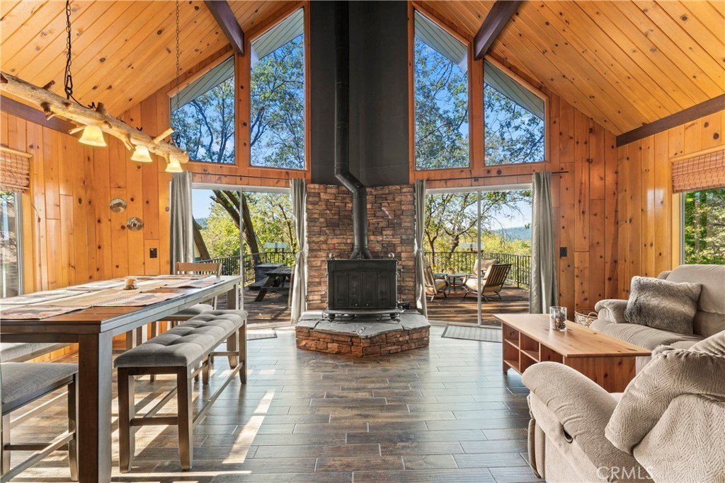 Lake Arrowhead, California, 92352, United States, 3 Bedrooms Bedrooms, ,2.5 BathroomsBathrooms,Residential,Forsale,1971033