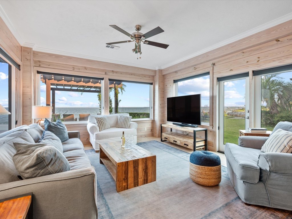 La Porte, Texas, 77571, United States, 4 Bedrooms Bedrooms, ,3.5 BathroomsBathrooms,Residential,Forsale,1973422