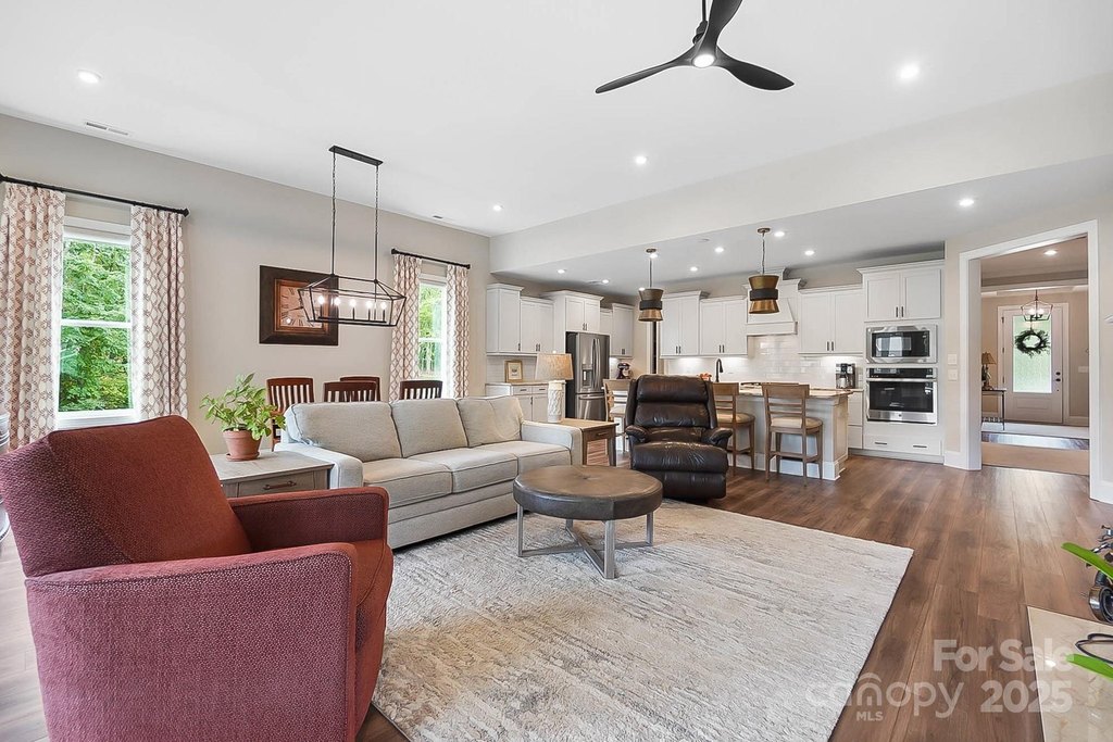 York, South Carolina, 29745, United States, 4 Bedrooms Bedrooms, ,3 BathroomsBathrooms,Residential,Forsale,1985980