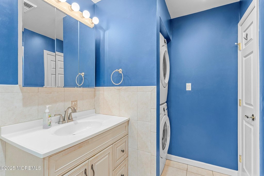 Jackson, New Jersey, 08527, United States, 4 Bedrooms Bedrooms, ,3.5 BathroomsBathrooms,Residential,Forsale,2008481