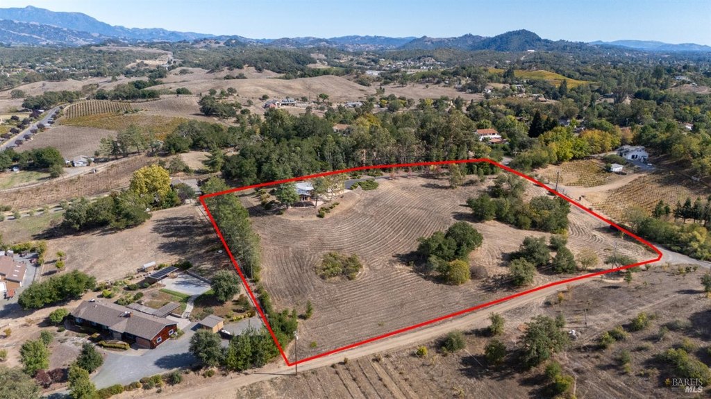 Healdsburg, California, 95448, United States, 3 Bedrooms Bedrooms, ,2.5 BathroomsBathrooms,Residential,Forsale,1985919