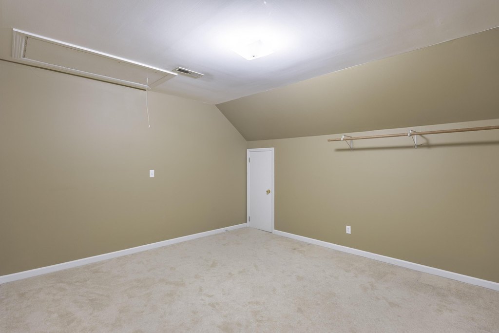 Signal Mountain, Tennessee, 37377, United States, 5 Bedrooms Bedrooms, ,3.5 BathroomsBathrooms,Residential,Forsale,1995325