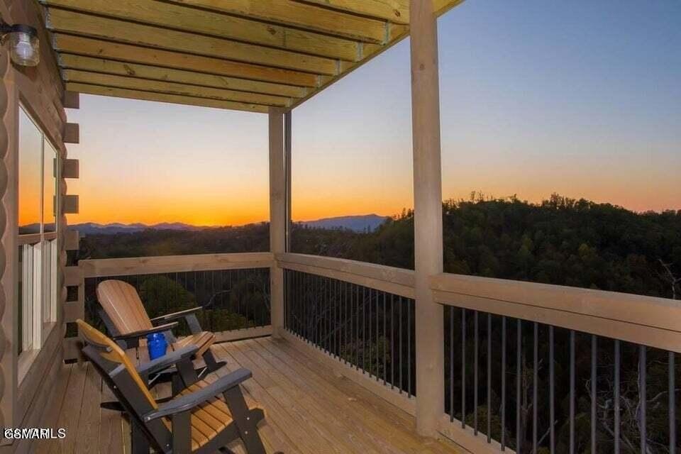 Sevierville, Tennessee, 37876, United States, 5 Bedrooms Bedrooms, ,3.5 BathroomsBathrooms,Residential,Forsale,1973601