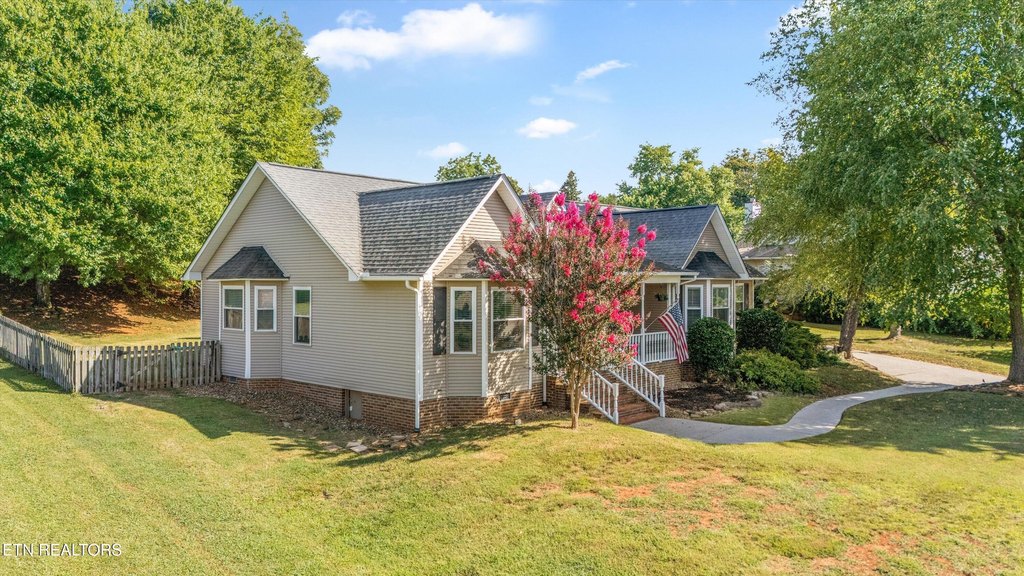 Maryville, Tennessee, 37803, United States, 3 Bedrooms Bedrooms, ,2 BathroomsBathrooms,Residential,Forsale,1952843