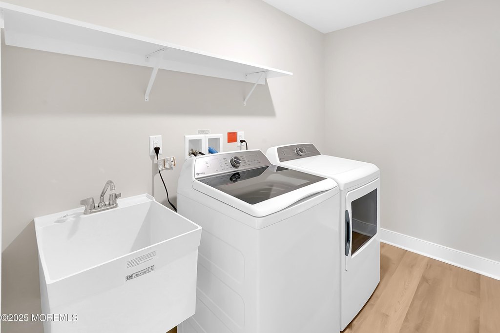 Manalapan, New Jersey, 07726, United States, 3 Bedrooms Bedrooms, ,3.5 BathroomsBathrooms,Residential,Forsale,1984550