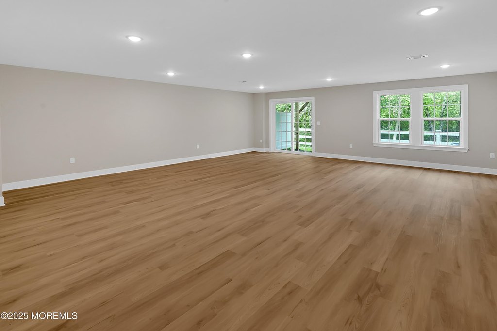 Manalapan, New Jersey, 07726, United States, 3 Bedrooms Bedrooms, ,3.5 BathroomsBathrooms,Residential,Forsale,1984550