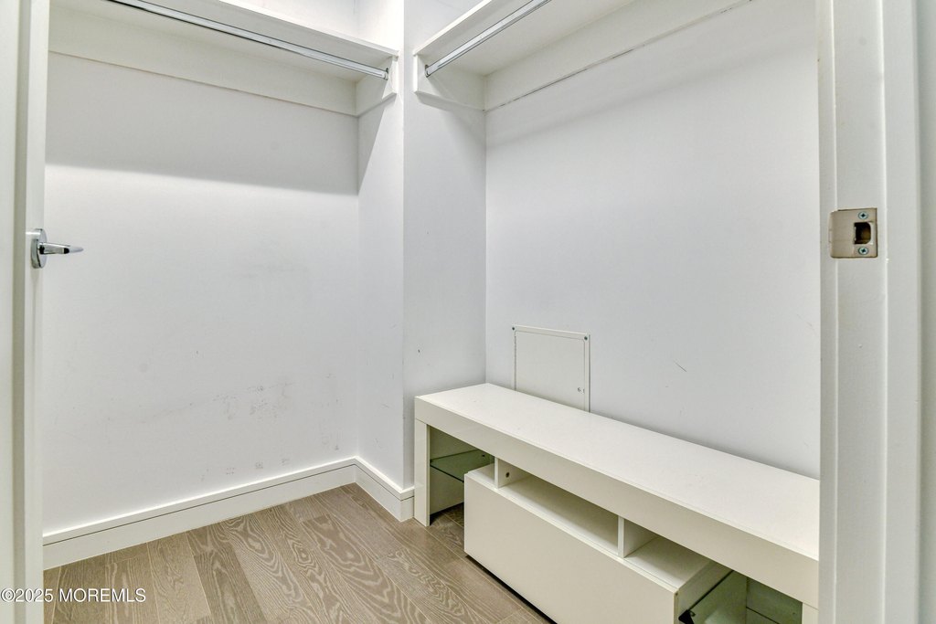 Long Branch, New Jersey, 07740, United States, 1 Bedroom Bedrooms, ,1 BathroomBathrooms,Residential,Forsale,1984571