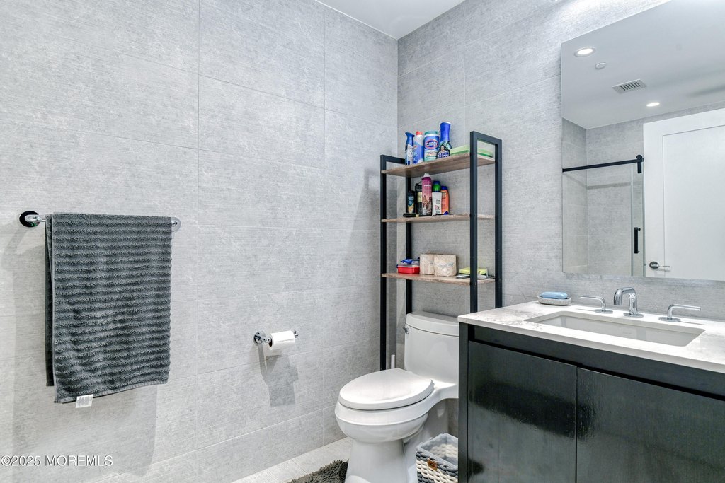 Long Branch, New Jersey, 07740, United States, 1 Bedroom Bedrooms, ,1 BathroomBathrooms,Residential,Forsale,1984571