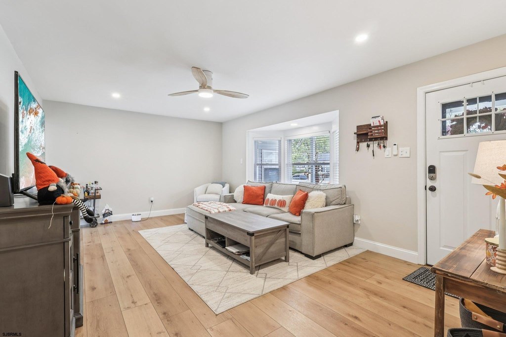 Somers Point, New Jersey, 08244, United States, 3 Bedrooms Bedrooms, ,2 BathroomsBathrooms,Residential,Forsale,1960204