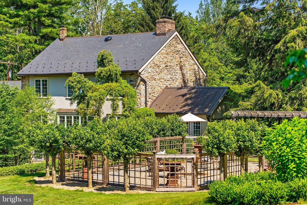 LEBANON, New Jersey, 08833, United States, 4 Bedrooms Bedrooms, ,2.5 BathroomsBathrooms,Residential,Forsale,1929517