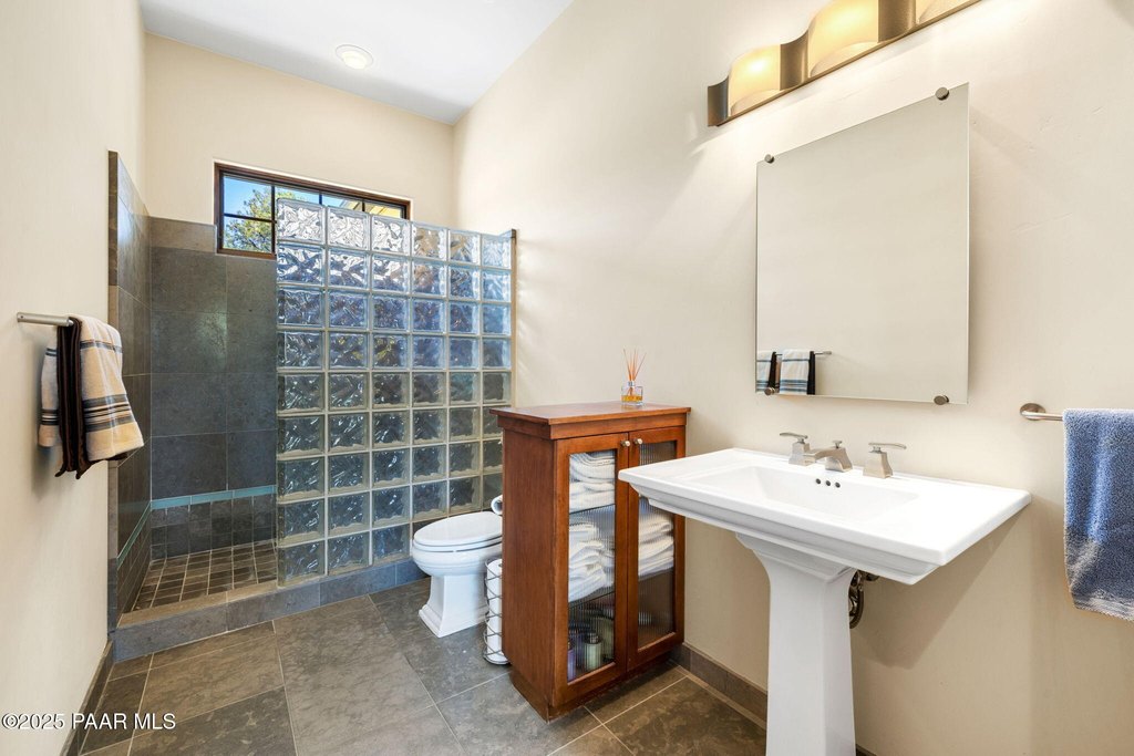 Prescott, Arizona, 86305, United States, 3 Bedrooms Bedrooms, ,2.5 BathroomsBathrooms,Residential,Forsale,1967158