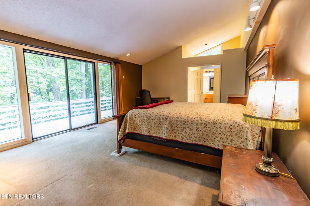 Knoxville, Tennessee, 37919, United States, 4 Bedrooms Bedrooms, ,3.5 BathroomsBathrooms,Residential,Forsale,1893800