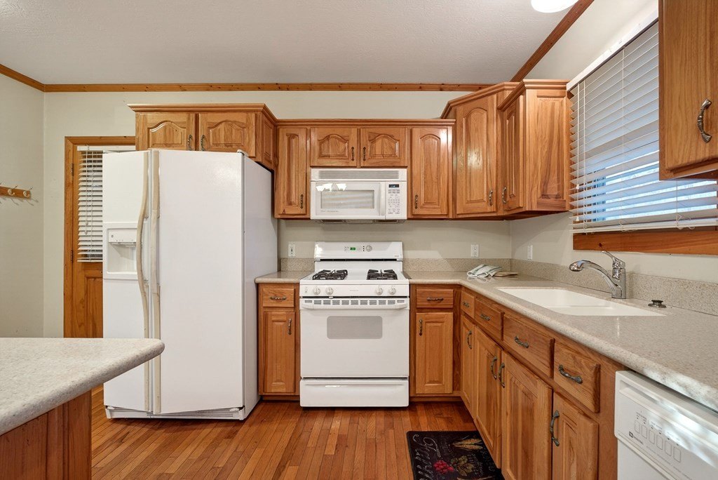 Sparta, Tennessee, 38583, United States, 3 Bedrooms Bedrooms, ,3 BathroomsBathrooms,Residential,Forsale,2010948